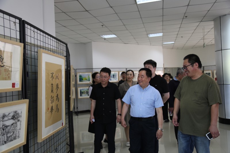 beat365举办首届大学生艺术作品展-2