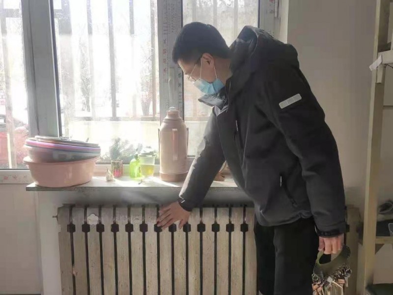 1、建筑与规划学院辅导员深入宿舍开展寝室安全隐患排查工作