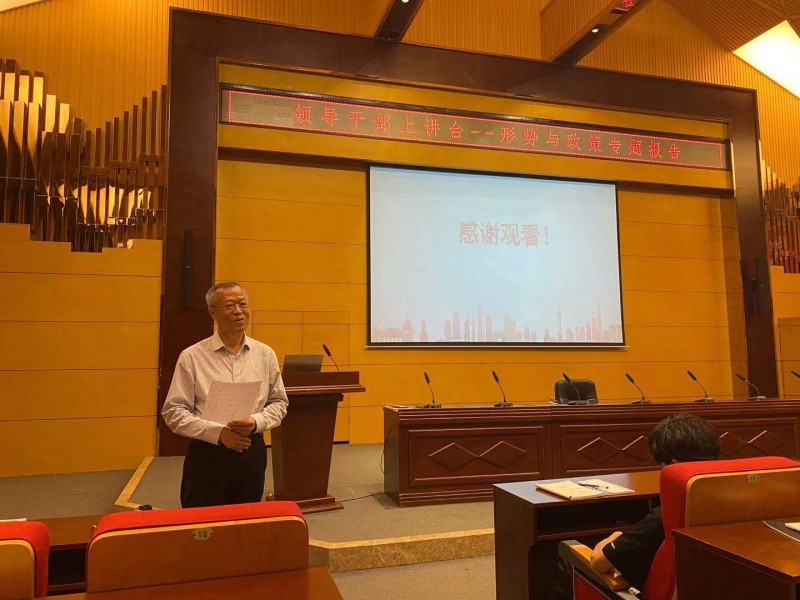 党委副书记 院长温景文为大学生讲授思政课4