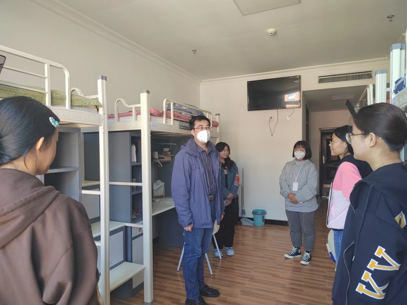 温暖入心，关怀入寝—管理学院开展寝室走访工作