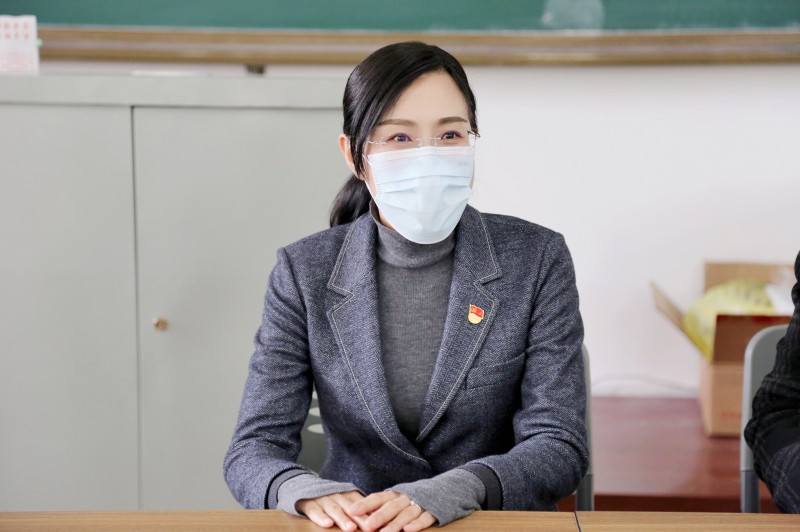 5、、已发-学校新闻-组织部-学校党政领导慰问住校值守教职工(1)