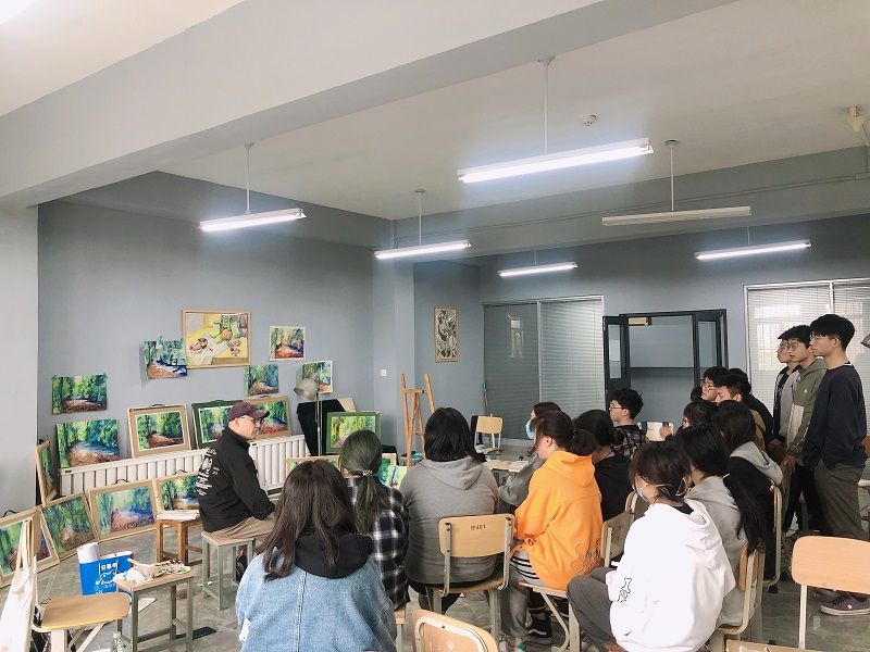 建筑与规划学院组织开展《建筑美术（色彩）》课程评图活动 (2)