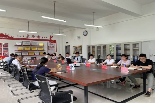 学校领导到设计与艺术系指导工作1