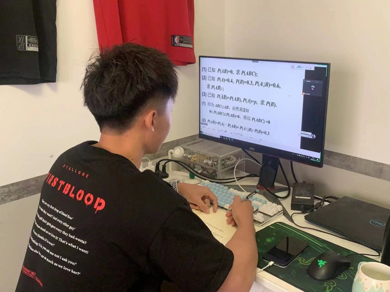 6、信息与控制工程学院开展“学生党员与学困生一对一结对帮扶活动” (2)