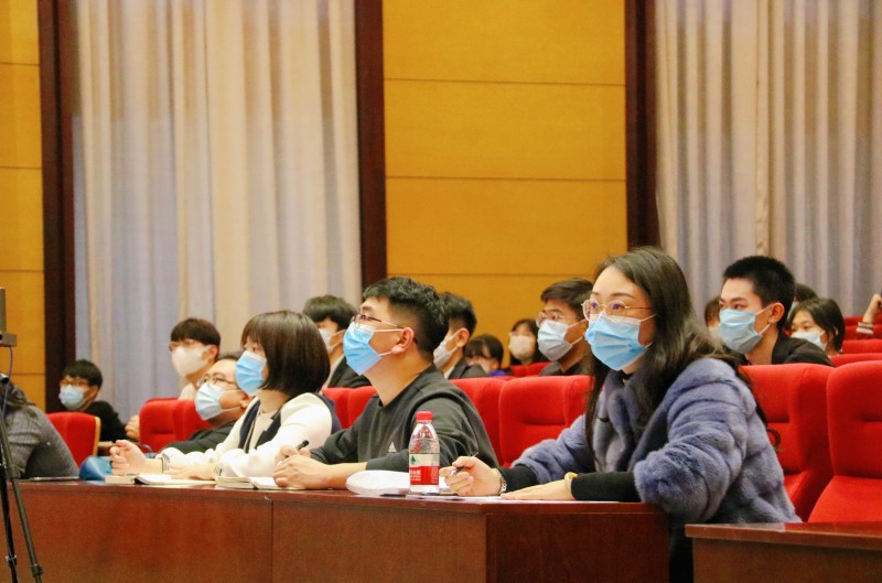 党委副书记、院长温景文为大学生讲授形势与政策课4