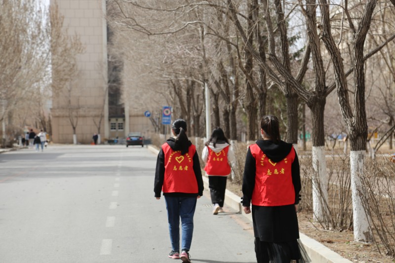 2、已发-学校新闻-团委-beat365正版唯一官方网站青年突击队战“疫”显担当 (2)